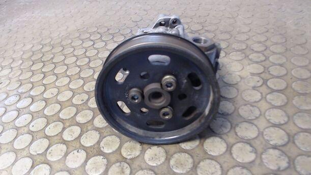 Foto: PUMPE SERVOLENKUNG eines VW New Beetle 2.0 RS