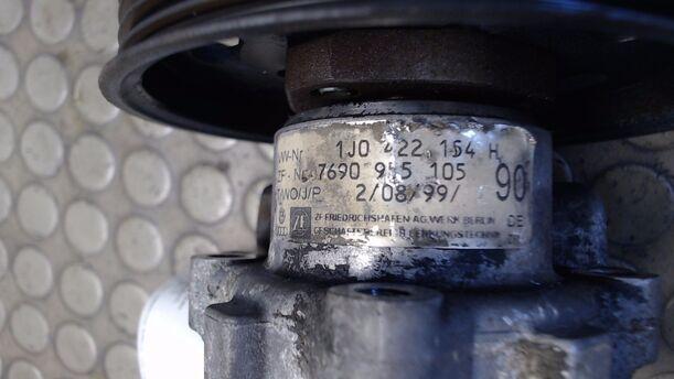 Foto: PUMPE SERVOLENKUNG eines VW New Beetle 2.0 RS