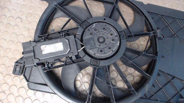 Foto: ELEKTROLÜFTER eines Ford Focus C-MAX 1.6 TDCi RS