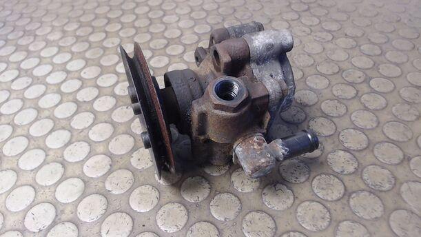 Foto: PUMPE SERVOLENKUNG eines VW Passat Variant 1.8