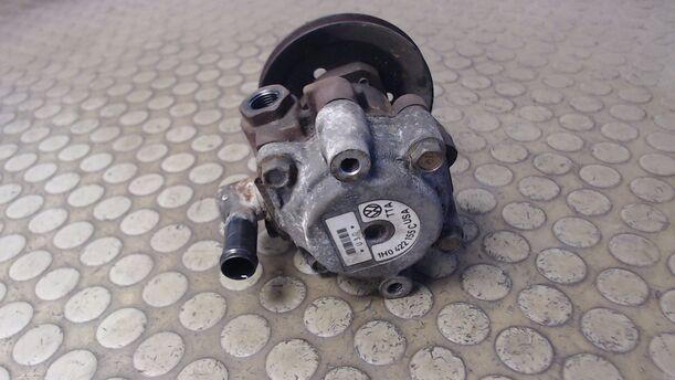 Foto: PUMPE SERVOLENKUNG eines VW Passat Variant 1.8