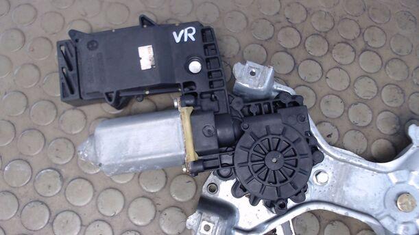 Foto: FENSTERHEBER ELEKTRISCH VORNE RECHTS eines VW Passat Variant 1.8