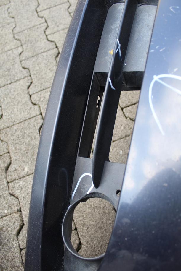 Foto: STOßSTANGE VORN BESCHÄDIGT BASTLER eines BMW 525d Touring Aut. RS