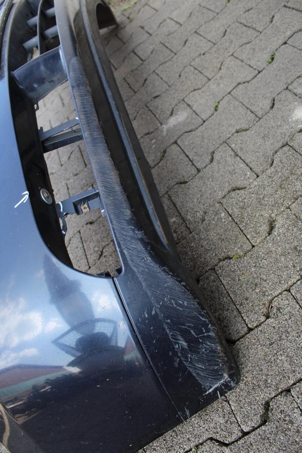 Foto: STOßSTANGE VORN BESCHÄDIGT BASTLER eines BMW 525d Touring Aut. RS