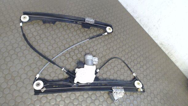 Foto: FENSTERHEBER ELEKTRISCH VORN LINKS eines BMW 525d Touring Aut. LX