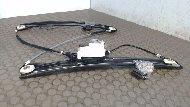 Foto: FENSTERHEBER ELEKTRISCH VORN LINKS eines BMW 525d Touring Aut. LX