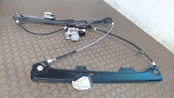 Foto: FENSTERHEBER ELEKTRISCH VORN RECHTS eines BMW 525d Touring Aut. LX