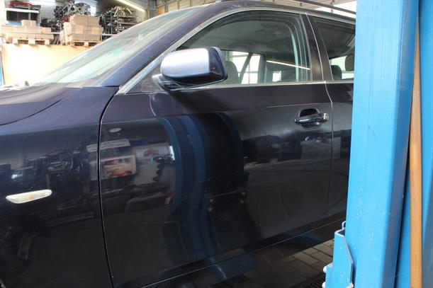 Foto: TÜR VORN LINKS eines BMW 525d Touring Aut. RS