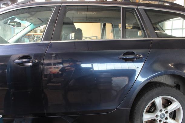 Foto: TÜR HINTEN LINKS eines BMW 525d Touring Aut. RS