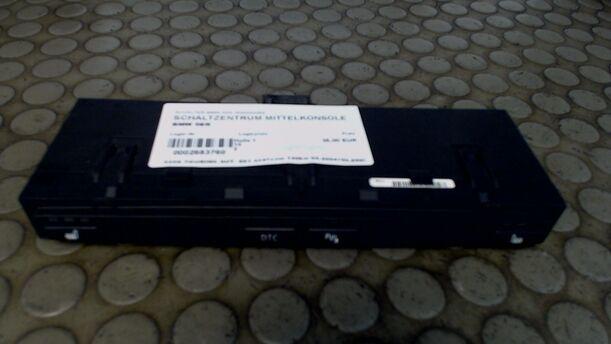 Foto: SCHALTZENTRUM MITTELKONSOLE eines BMW 525d Touring Aut. LX