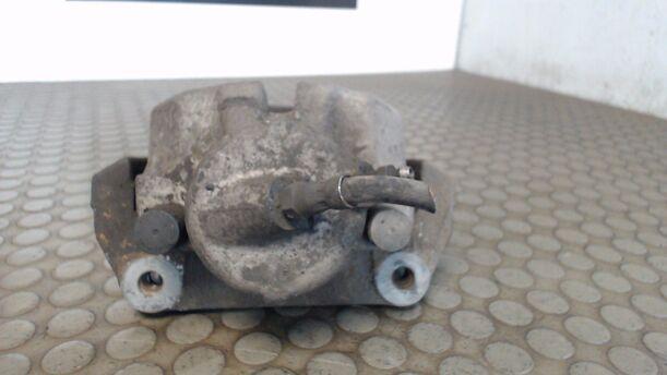 Foto: BREMSSATTEL VORN LINKS eines BMW 525d Touring Aut. TR