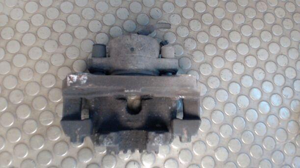 Foto: BREMSSATTEL VORN LINKS eines BMW 525d Touring Aut. TR