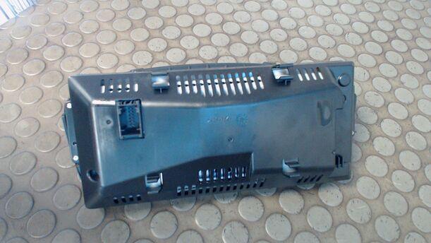 Foto: BORDMONITOR 8,8" DISPLAY NAVI PROFESSIONAL eines BMW 525d Touring Aut. LX
