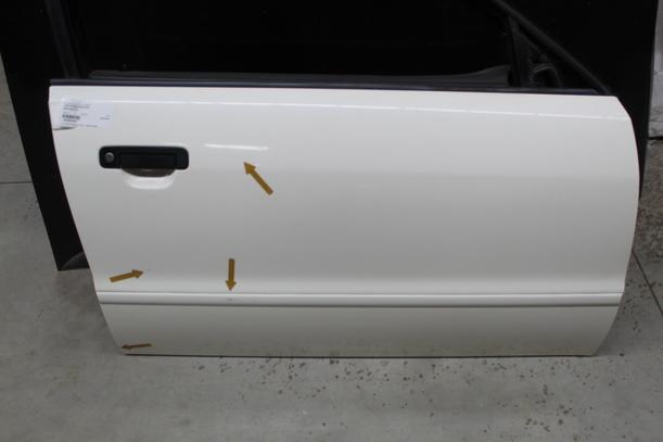Foto: TÜR VORN RECHTS eines Audi A4 1.6