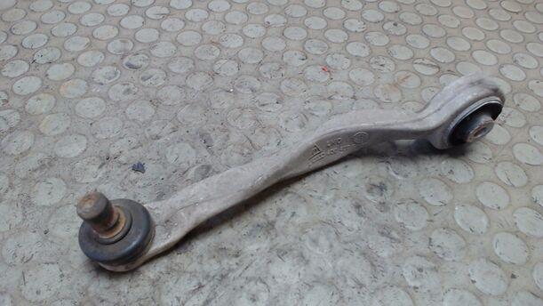 Foto: QUERLENKER OBEN HINTEN LINKS eines Audi A4 1.6
