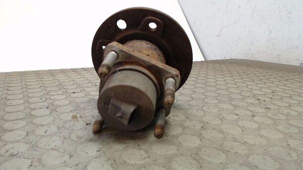 Foto: RADNABE MIT LAGER HINTEN LINKS eines Opel Astra 1.6 RS
