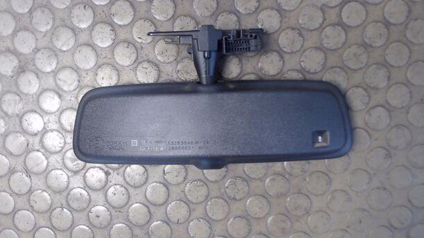 Foto: INNENSPIEGEL AUTOMATISCH ABBLENDBAR eines Opel Astra 1.7 CDTI Caravan DPF LX