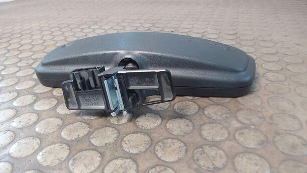 Foto: INNENSPIEGEL AUTOMATISCH ABBLENDBAR eines Opel Astra 1.7 CDTI Caravan DPF LX