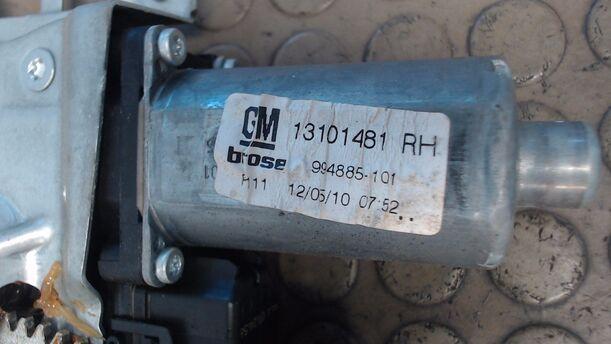 Foto: FENSTERHEBER ELEKTRISCH VORNE RECHTS (4/5-TÜRER) eines Opel Astra 1.7 CDTI Caravan DPF LX