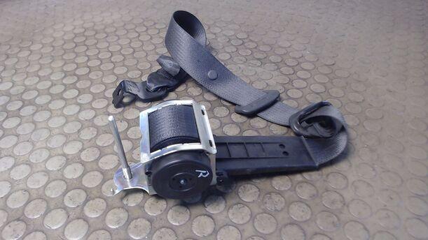 Foto: SICHERHEITSGURT VORNE RECHTS (4/5-TÜRER) eines Opel Astra 1.7 CDTI Caravan DPF LX