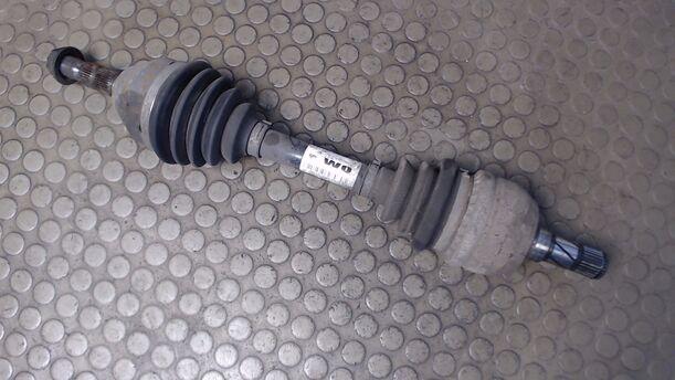 Foto: ANTRIEBSWELLE LINKS eines Opel Astra 1.7 CDTI Caravan DPF LX