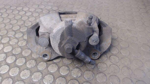 Foto: BREMSSATTEL VORNE RECHTS eines Opel Astra 1.7 CDTI Caravan DPF LX