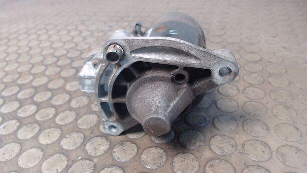 Foto: ANLASSER / STARTER eines Peugeot 106 RS