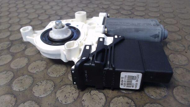 Foto: FENSTERHEBERMOTOR HINTEN LINKS eines VW Touran 1.9 TDI