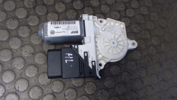 Foto: FENSTERHEBERMOTOR HINTEN LINKS eines VW Touran 1.9 TDI