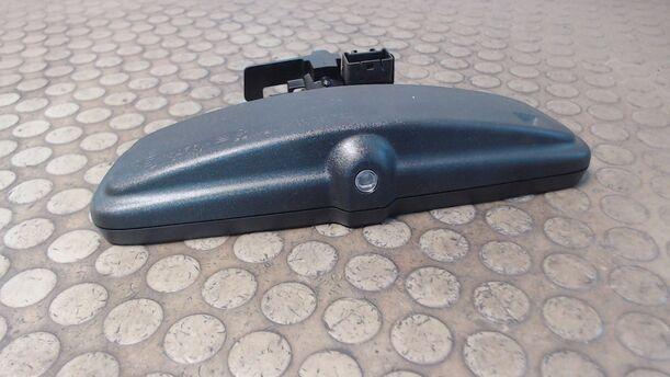 Foto: INNENSPIEGEL AUTOMATISCH ABBLENDBAR eines Opel Astra 1.6 Caravan Easytronic Stella