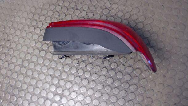 Foto: HECKLEUCHTE / RÜCKLEUCHTE LINKS eines Peugeot 306 DT TR