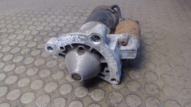 Foto: ANLASSER / STARTER eines Peugeot 306 DT TR