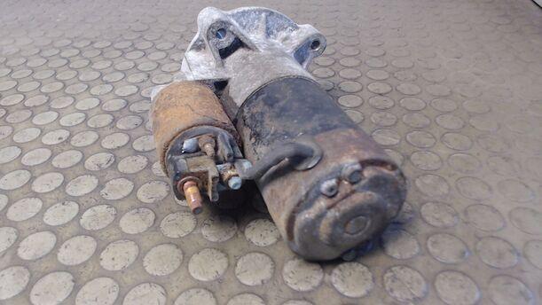 Foto: ANLASSER / STARTER eines Peugeot 306 DT TR