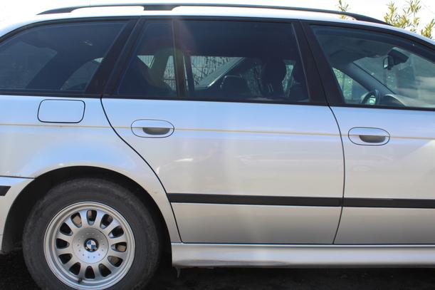 Foto: TÜR HINTEN RECHTS eines BMW 525d touring Stella