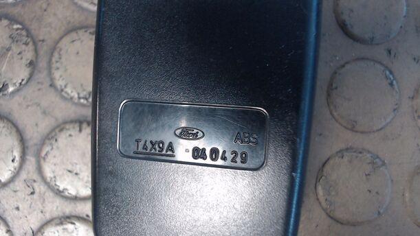 Foto: GURTSTRAFFER VORNE LINKS eines Ford Focus Turnier TDCi