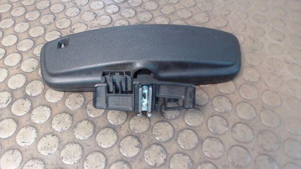 Foto: INNENSPIEGEL AUTOMATISCH ABBLENDBAR eines Opel Astra 1.9 CDTI Caravan