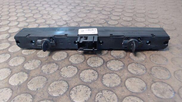 Foto: WARNBLINKSCHALTER eines Opel Astra 1.9 CDTI Caravan