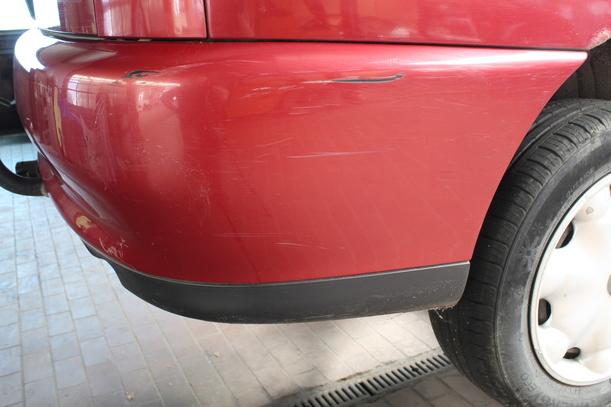 Foto: STOßSTANGE HINTEN eines Seat Cordoba Vario 1.6i