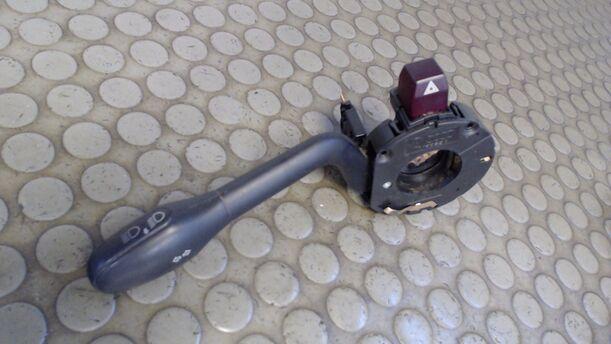 Foto: BLINK-/KOMBISCHALTER eines Seat Cordoba Vario 1.6i