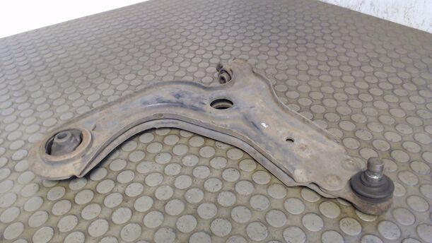 Foto: QUERLENKER VORN RECHTS eines Ford Fiesta