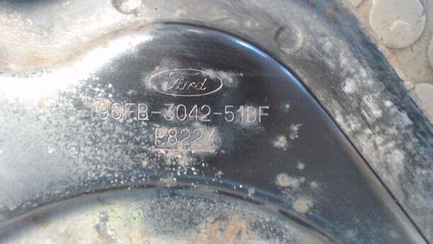 Foto: QUERLENKER VORN RECHTS eines Ford Fiesta