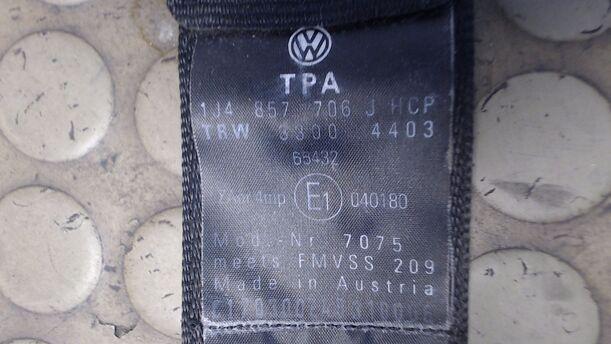 Foto: SICHERHEITSGURT VORNE RECHTS (4/5-TÜRER BIS 2000) eines VW Golf Variant 1.9 TDI