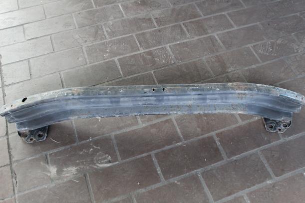 Foto: VERSTÄRKUNG VORN eines Fiat Stilo 2.4 20V
