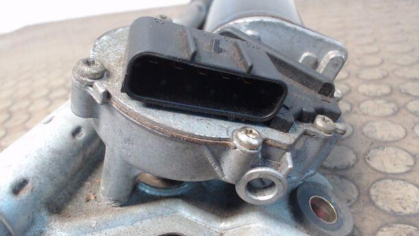 Foto: SCHEIBENWISCHERMOTOR VORN eines Fiat Stilo 2.4 20V
