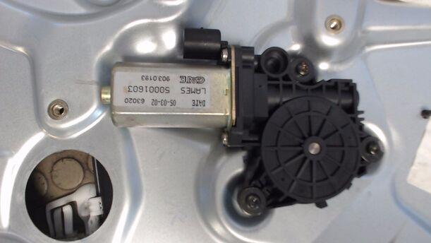 Foto: FENSTERHEBER ELEKTRISCH VORN RECHTS (4/5-TÜRER) eines Fiat Stilo 2.4 20V