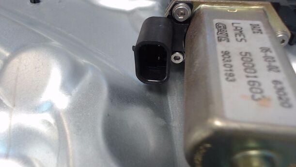 Foto: FENSTERHEBER ELEKTRISCH VORN RECHTS (4/5-TÜRER) eines Fiat Stilo 2.4 20V