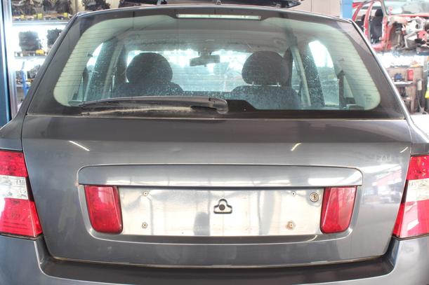 Foto: HECKDECKEL/HECKKLAPPE eines Fiat Stilo 2.4 20V