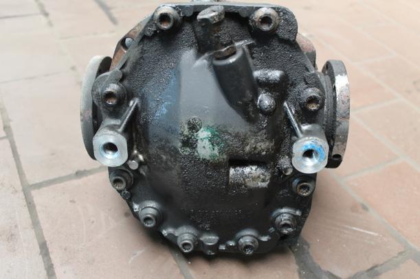 Foto: HINTERACHSGETRIEBE / DIFFERENTIAL eines Mercedes-Benz E 280 Conceptline