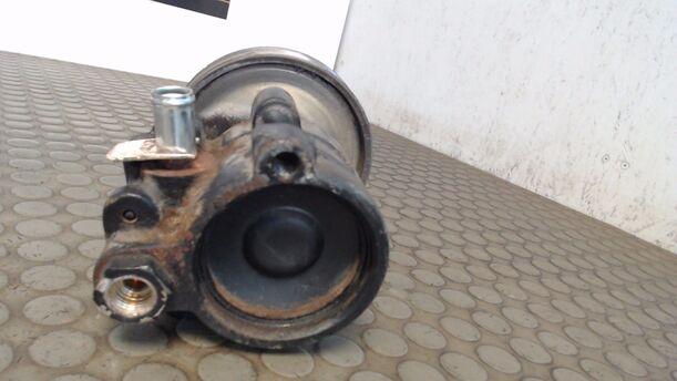 Foto: PUMPE SERVOLENKUNG / SERVOPUMPE eines Renault R 19 1.8 Conceptline