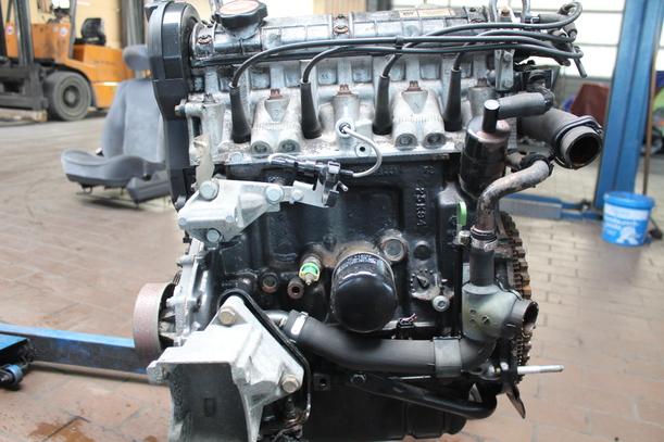 Foto: MOTOR F3N L740 (88000km) eines Renault R 19 1.8 Conceptline